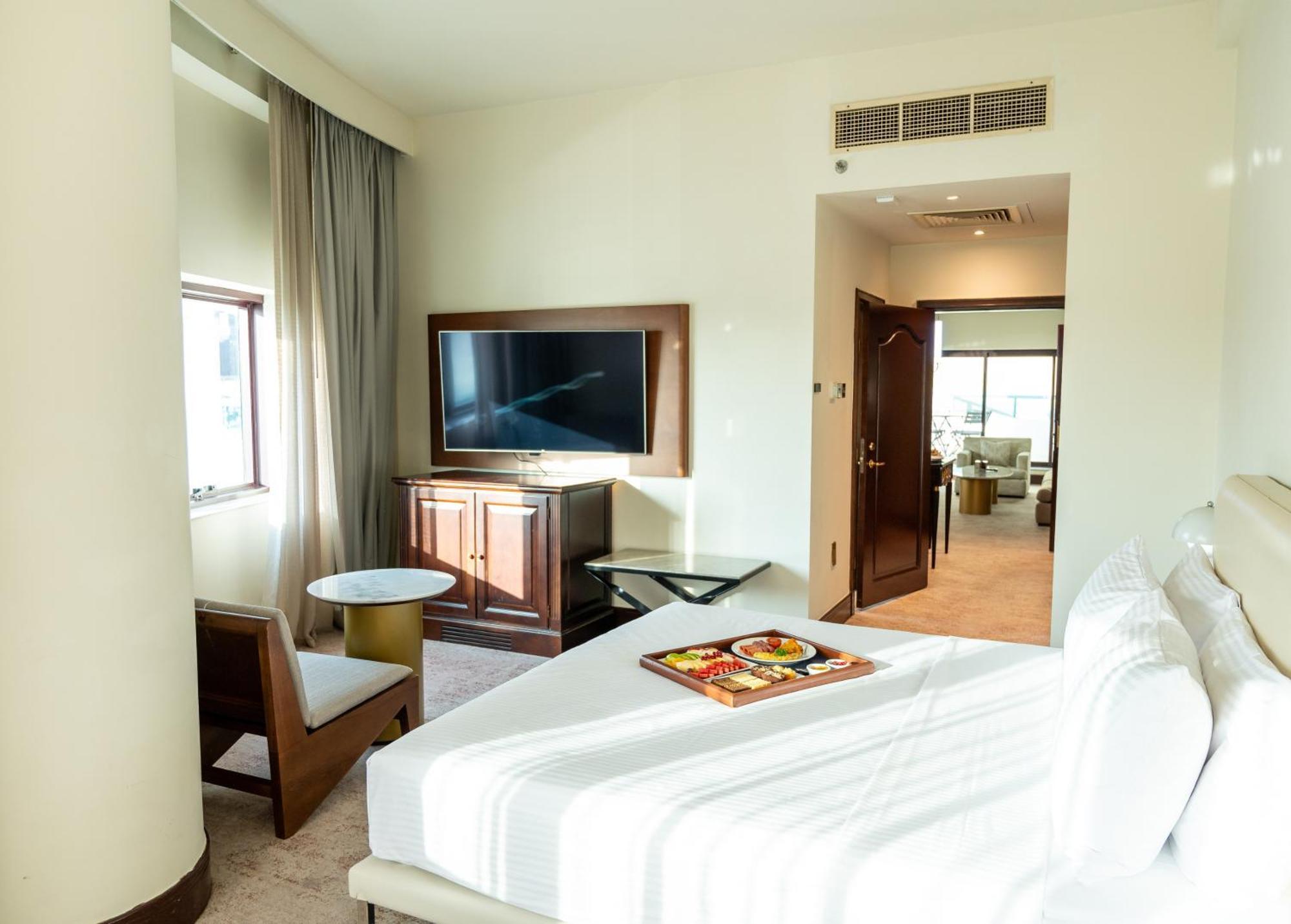 Majestic Cove Hotel - Formerly Le Meridien Fairway Dubaj Exteriér fotografie
