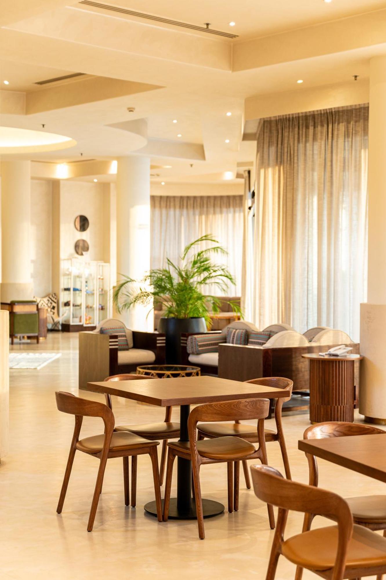 Majestic Cove Hotel - Formerly Le Meridien Fairway Dubaj Exteriér fotografie