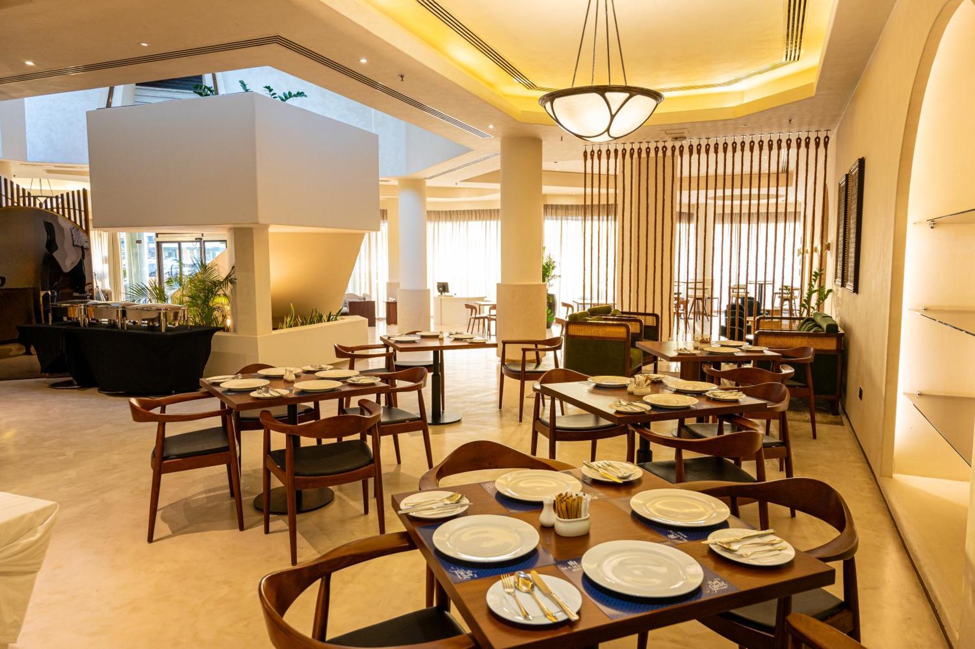 Majestic Cove Hotel - Formerly Le Meridien Fairway Dubaj Exteriér fotografie